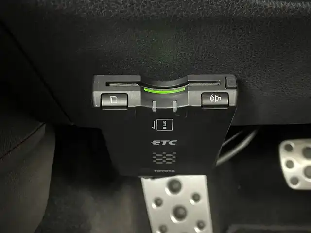 トヨタ ８６ GT 群馬県 2015(平27)年 7万km ピュアレッド tom’sテールライト/純正リアバンパーガーニッシュカバー/社外トランクスポイラー/社外グリル/＝＝＝＝＝/純正7インチSDナビ/・BT TV AM FM SD DISC AUX/=====/クルーズコントロール　パドルシフト　ワンオーナー　純正７インチＳＤナビ　ｔｏｍ｀ｓテールライト　純正リアバンパーガーニッシュカバー　社外トランクスポイラー　社外グリル　ＭＴモード付ＡＴ　禁煙車　ＥＴＣ