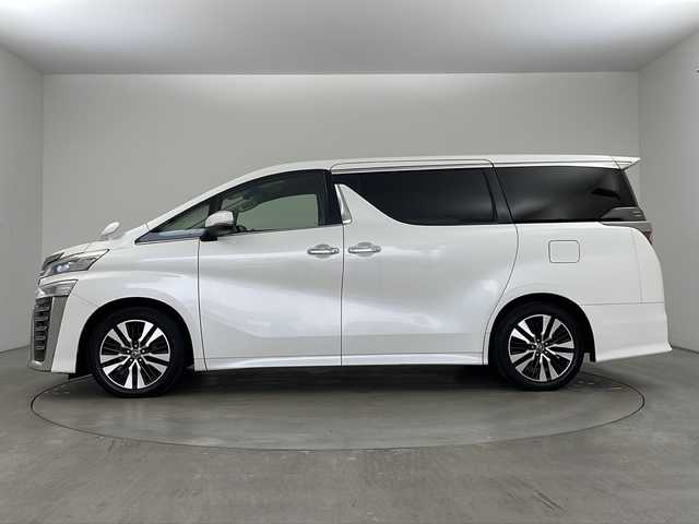 トヨタ ヴェルファイア Z Gエディション 兵庫県 2018(平30)年 7.8万km ホワイトパールクリスタルシャイン ・トヨタセーフティーセンス/・プリクラッシュセーフティ/・レーンディバチャーアラート/・パーキングサポートブレーキ/・クリアランスソナー/・ロードサインアシスト/・オートマチックハイビーム/・レーダークルーズコントロール/・先行車発進お知らせ/・アルパインナビ＆TV＆BT＆DVD＆SD&CD&HDMI/・アルパインフリップダウンモニター/・バックカメラ/・両側パワースライドドア/・前席シートヒーター/・前席ベンチレーション/・運転席メモリーシート/・前席パワーシート/・ステアリングヒーター/・デジタルインナーミラー/・ビルトインETC/・ウッドコンビハンドル/・AC100V電源/・スマートキー/・プッシュスタート/・パワーバックドア/・LEDヘッドライト/・LEDフォグランプ/・オートライト/・助手席オットマン/・2列目オットマン/・純正18インチアルミホイール