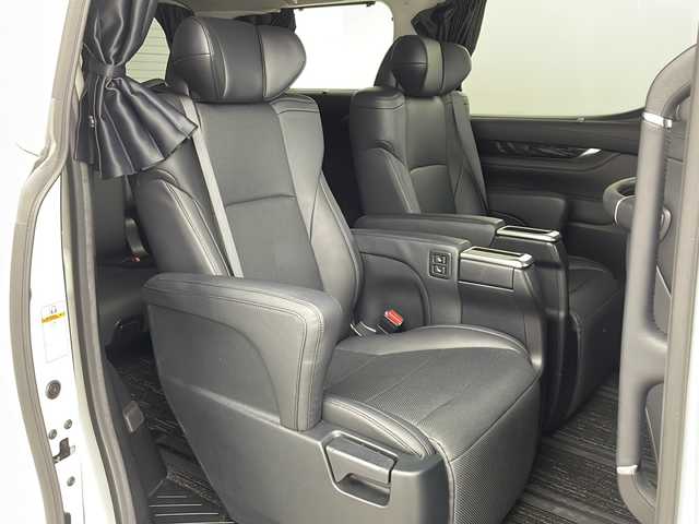 トヨタ ヴェルファイア Z Gエディション 兵庫県 2018(平30)年 7.8万km ホワイトパールクリスタルシャイン ・トヨタセーフティーセンス/・プリクラッシュセーフティ/・レーンディバチャーアラート/・パーキングサポートブレーキ/・クリアランスソナー/・ロードサインアシスト/・オートマチックハイビーム/・レーダークルーズコントロール/・先行車発進お知らせ/・アルパインナビ＆TV＆BT＆DVD＆SD&CD&HDMI/・アルパインフリップダウンモニター/・バックカメラ/・両側パワースライドドア/・前席シートヒーター/・前席ベンチレーション/・運転席メモリーシート/・前席パワーシート/・ステアリングヒーター/・デジタルインナーミラー/・ビルトインETC/・ウッドコンビハンドル/・AC100V電源/・スマートキー/・プッシュスタート/・パワーバックドア/・LEDヘッドライト/・LEDフォグランプ/・オートライト/・助手席オットマン/・2列目オットマン/・純正18インチアルミホイール