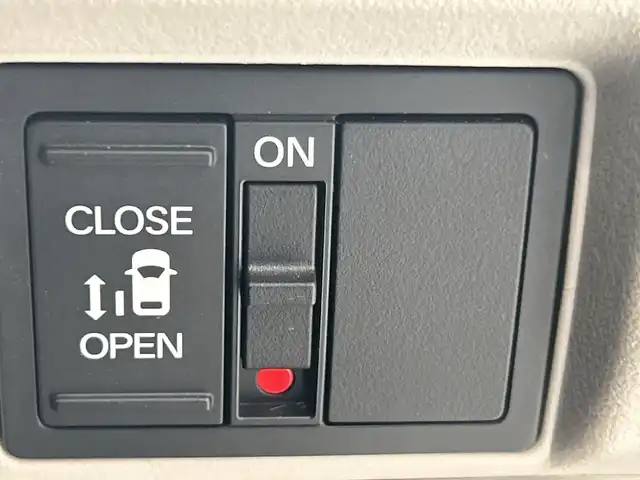 ホンダ Ｎ ＢＯＸ 埼玉県 2024(令6)年 1.8万km プラチナホワイトパール ホンダセンシング/純正ナビ/　　USB/BT/フルセグTV/バックカメラ/片側パワースライドドア/アダプティブクルーズコントロール/LEDオートライト/ステアリングスイッチ/プッシュスタート/ETC/禁煙車