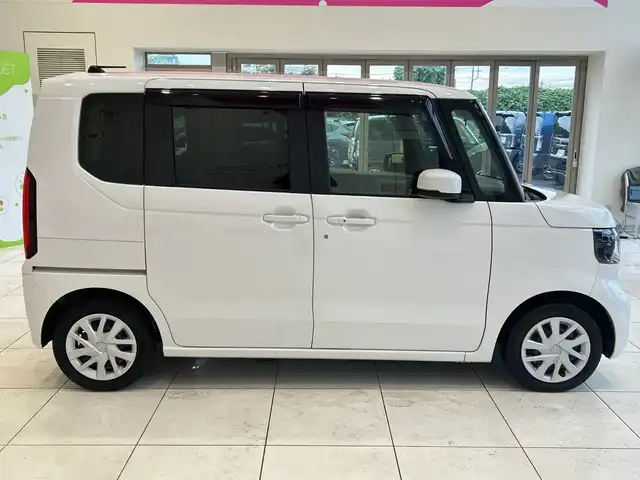 ホンダ Ｎ ＢＯＸ 埼玉県 2024(令6)年 1.8万km プラチナホワイトパール ホンダセンシング/純正ナビ/　　USB/BT/フルセグTV/バックカメラ/片側パワースライドドア/アダプティブクルーズコントロール/LEDオートライト/ステアリングスイッチ/プッシュスタート/ETC/禁煙車