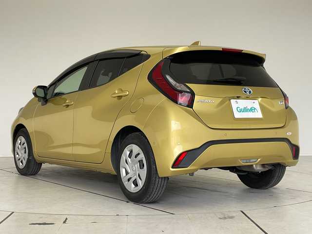 トヨタ アクア X 愛知県 2021(令3)年 1.8万km ブラスゴールドメタリック 純正ディズプレイオーディオナビ/レーダークルーズコントロール/バックカメラ/コーナーセンサー/LEDヘッドライト/オートマチックハイビーム/ETC/衝突軽減システム/フルセグ/Bluetooth/ステアリングスイッチ/スマートキー/プッシュスタート