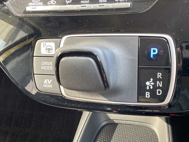 トヨタ アクア X 愛知県 2021(令3)年 1.8万km ブラスゴールドメタリック 純正ディズプレイオーディオナビ/レーダークルーズコントロール/バックカメラ/コーナーセンサー/LEDヘッドライト/オートマチックハイビーム/ETC/衝突軽減システム/フルセグ/Bluetooth/ステアリングスイッチ/スマートキー/プッシュスタート