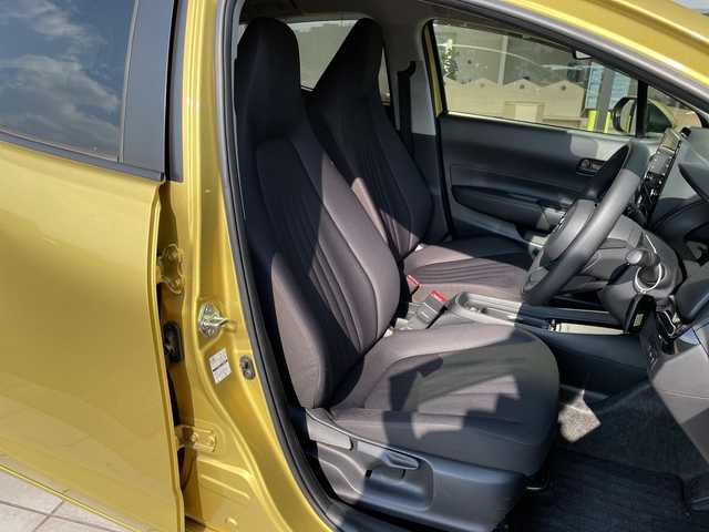 トヨタ アクア X 愛知県 2021(令3)年 1.8万km ブラスゴールドメタリック 純正ディズプレイオーディオナビ/レーダークルーズコントロール/バックカメラ/コーナーセンサー/LEDヘッドライト/オートマチックハイビーム/ETC/衝突軽減システム/フルセグ/Bluetooth/ステアリングスイッチ/スマートキー/プッシュスタート