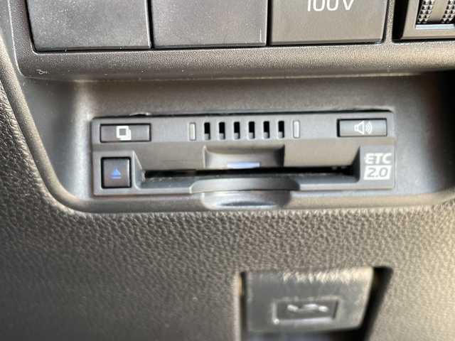 トヨタ アクア X 愛知県 2021(令3)年 1.8万km ブラスゴールドメタリック 純正ディズプレイオーディオナビ/レーダークルーズコントロール/バックカメラ/コーナーセンサー/LEDヘッドライト/オートマチックハイビーム/ETC/衝突軽減システム/フルセグ/Bluetooth/ステアリングスイッチ/スマートキー/プッシュスタート