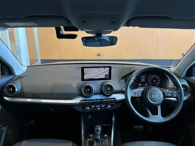 アウディ Ｑ２ 30TFSIスポーツ 宮城県 2020(令2)年 2.5万km グレー アシスタンスパッケージ/バーチャルコックピット/MMIナビゲーションシステム/フルセグTV/バックカメラ/パーキングエイド/シートヒーター/LEDヘッドライト/オートライト/アドバンストキー/パワーバックドア/純正17インチAW/ドライブレコーダー/ETC車載器