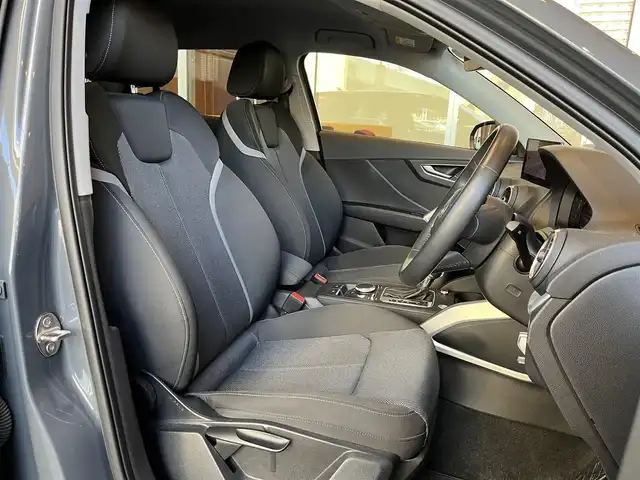 アウディ Ｑ２ 30TFSIスポーツ 宮城県 2020(令2)年 2.5万km グレー アシスタンスパッケージ/バーチャルコックピット/MMIナビゲーションシステム/フルセグTV/バックカメラ/パーキングエイド/シートヒーター/LEDヘッドライト/オートライト/アドバンストキー/パワーバックドア/純正17インチAW/ドライブレコーダー/ETC車載器