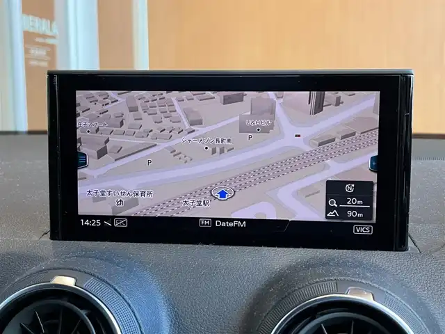 アウディ Ｑ２ 30TFSIスポーツ 宮城県 2020(令2)年 2.5万km グレー アシスタンスパッケージ/バーチャルコックピット/MMIナビゲーションシステム/フルセグTV/バックカメラ/パーキングエイド/シートヒーター/LEDヘッドライト/オートライト/アドバンストキー/パワーバックドア/純正17インチAW/ドライブレコーダー/ETC車載器