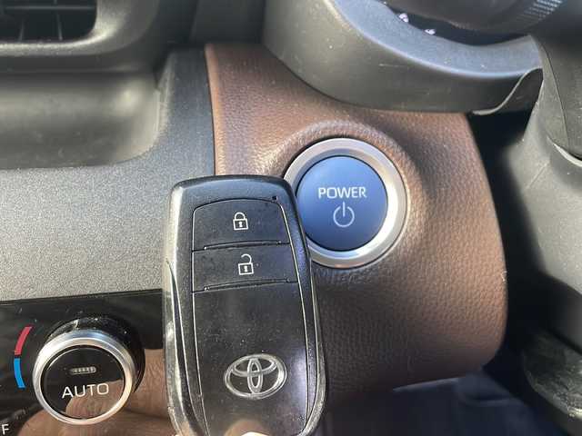 トヨタ ヤリスクロス ハイブリッド Z 三重県 2021(令3)年 3.7万km ホワイトパールクリスタルシャイン 禁煙/純正コネクテッドナビ/バックカメラ/ビルトインETC/シートヒーター/パワーシート/BSM/レーダークルーズコントロール/レーンキープアシスト/プリクラッシュ/スペアキー/LEDオートライト/電動格納ミラー