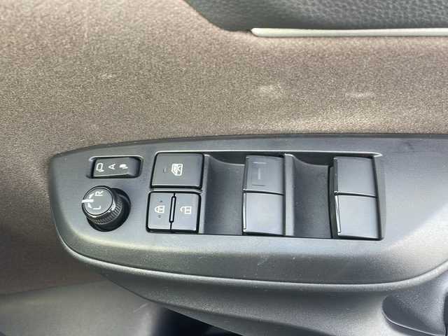 トヨタ ヤリスクロス ハイブリッド Z 三重県 2021(令3)年 3.7万km ホワイトパールクリスタルシャイン 禁煙/純正コネクテッドナビ/バックカメラ/ビルトインETC/シートヒーター/パワーシート/BSM/レーダークルーズコントロール/レーンキープアシスト/プリクラッシュ/スペアキー/LEDオートライト/電動格納ミラー