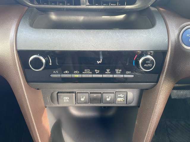 トヨタ ヤリスクロス ハイブリッド Z 三重県 2021(令3)年 3.7万km ホワイトパールクリスタルシャイン 禁煙/純正コネクテッドナビ/バックカメラ/ビルトインETC/シートヒーター/パワーシート/BSM/レーダークルーズコントロール/レーンキープアシスト/プリクラッシュ/スペアキー/LEDオートライト/電動格納ミラー