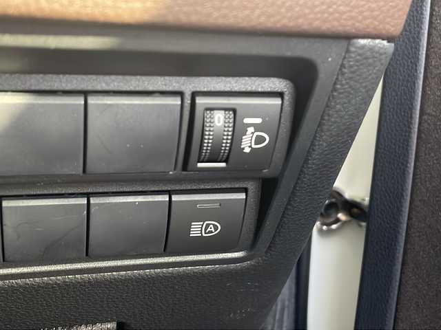 トヨタ ヤリスクロス ハイブリッド Z 三重県 2021(令3)年 3.7万km ホワイトパールクリスタルシャイン 禁煙/純正コネクテッドナビ/バックカメラ/ビルトインETC/シートヒーター/パワーシート/BSM/レーダークルーズコントロール/レーンキープアシスト/プリクラッシュ/スペアキー/LEDオートライト/電動格納ミラー