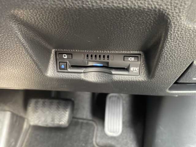 トヨタ ヤリスクロス ハイブリッド Z 三重県 2021(令3)年 3.7万km ホワイトパールクリスタルシャイン 禁煙/純正コネクテッドナビ/バックカメラ/ビルトインETC/シートヒーター/パワーシート/BSM/レーダークルーズコントロール/レーンキープアシスト/プリクラッシュ/スペアキー/LEDオートライト/電動格納ミラー