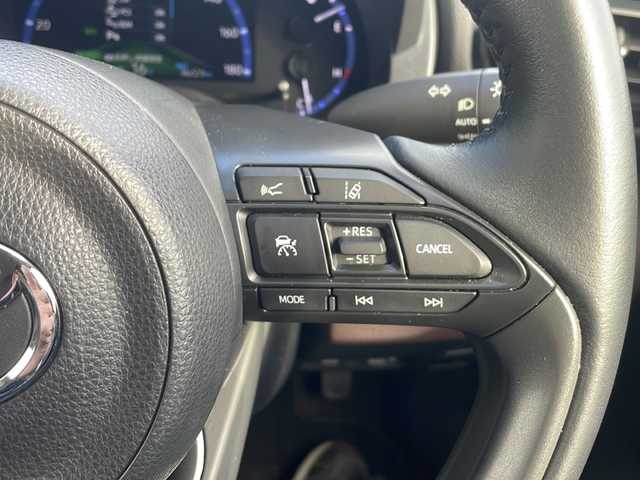 トヨタ ヤリスクロス ハイブリッド Z 三重県 2021(令3)年 3.7万km ホワイトパールクリスタルシャイン 禁煙/純正コネクテッドナビ/バックカメラ/ビルトインETC/シートヒーター/パワーシート/BSM/レーダークルーズコントロール/レーンキープアシスト/プリクラッシュ/スペアキー/LEDオートライト/電動格納ミラー