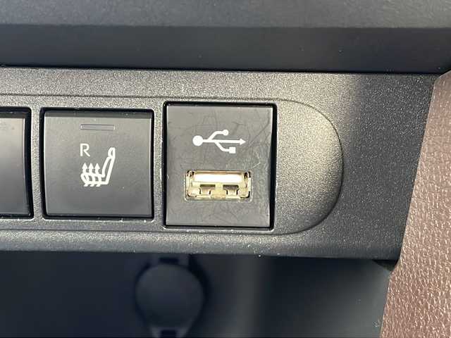 トヨタ ヤリスクロス ハイブリッド Z 三重県 2021(令3)年 3.7万km ホワイトパールクリスタルシャイン 禁煙/純正コネクテッドナビ/バックカメラ/ビルトインETC/シートヒーター/パワーシート/BSM/レーダークルーズコントロール/レーンキープアシスト/プリクラッシュ/スペアキー/LEDオートライト/電動格納ミラー