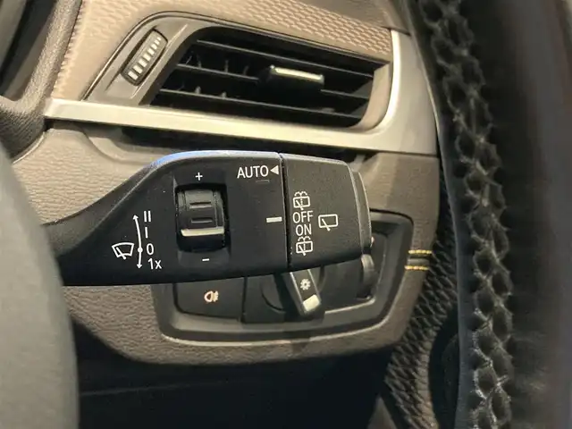 ＢＭＷ Ｘ２ sDrive18i MスポーツX 熊本県 2019(平31)年 4.5万km サファイアブラックP ２WD/純正ナビ/（BT/ライブラリ/USB）/インテリジェントセーフティ/ー衝突警告/ー歩行者警告/ー車線逸脱警告/ドライブレコーダー（前方）/革巻きステアリング/速度リミッター/MTモードAT/フロアマット/電動格納ミラーウィンカー/オートライト/オートワイパー/走行モードセレクト/ーSPORT/ーCOMFORT/ーECO PRO/パワーシート/シートヒーター/ETC2.0/LEDヘッドライト/LEDフォグライト