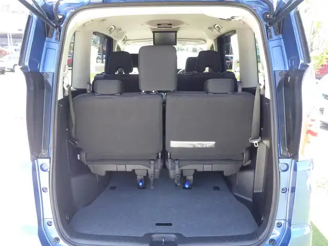 日産 セレナ ハイウェイスターVセレクションⅡ 千葉県 2019(平31)年 5.8万km シャイニングブルー エマージェンシーブレーキ/クルーズコントロール/ハンズフリー両側パワースライドドア/9インチ純正SDナビ/地デジTV/【BD/DVD/CD再生機能　Bluetooth接続】/アラウンドビューモニター/フリップダウンモニター/ドライブレコーダー（DJ4-D）/革巻きステアリング/ステアリングスイッチ/ETC/LEDヘッドライト/フォグライト/ウインカーミラー/コーナーセンサー/純正16インチアルミホイル/サイド/カーテンエアバッグ/インテリジェントキー