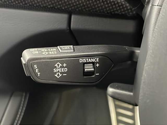 アウディ ＳＱ５ 新潟県 2017(平29)年 5.8万km ミトスブラックメタリック 4WD/ターボ/メーカー純正HDDナビ/(CD.DVD.SD再生.USB.フルセグ.Bluetooth)/バックカメラ/BANG＆OLUFSENプレミアムサウンド/Audiプレセンス/Audiサイドアシスト/レーダークルーズコントロール/ドライブセレクト/レインセンサー/LEDオートライト/前後フォグランプ/パドルシフト/パーキングアシスト/コーナーセンサー/パワーバックドア/アイドリングストップ/プッシュスタート/スマートキー×2