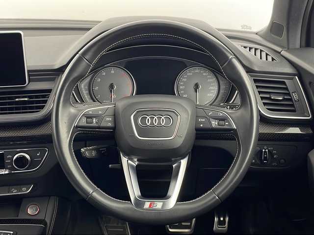 アウディ ＳＱ５ 新潟県 2017(平29)年 5.8万km ミトスブラックメタリック 4WD/ターボ/メーカー純正HDDナビ/(CD.DVD.SD再生.USB.フルセグ.Bluetooth)/バックカメラ/BANG＆OLUFSENプレミアムサウンド/Audiプレセンス/Audiサイドアシスト/レーダークルーズコントロール/ドライブセレクト/レインセンサー/LEDオートライト/前後フォグランプ/パドルシフト/パーキングアシスト/コーナーセンサー/パワーバックドア/アイドリングストップ/プッシュスタート/スマートキー×2