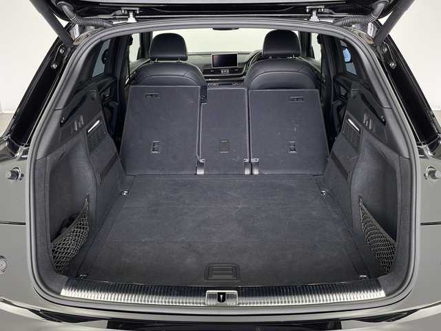 アウディ ＳＱ５ 新潟県 2017(平29)年 5.8万km ミトスブラックメタリック 4WD/ターボ/メーカー純正HDDナビ/(CD.DVD.SD再生.USB.フルセグ.Bluetooth)/バックカメラ/BANG＆OLUFSENプレミアムサウンド/Audiプレセンス/Audiサイドアシスト/レーダークルーズコントロール/ドライブセレクト/レインセンサー/LEDオートライト/前後フォグランプ/パドルシフト/パーキングアシスト/コーナーセンサー/パワーバックドア/アイドリングストップ/プッシュスタート/スマートキー×2