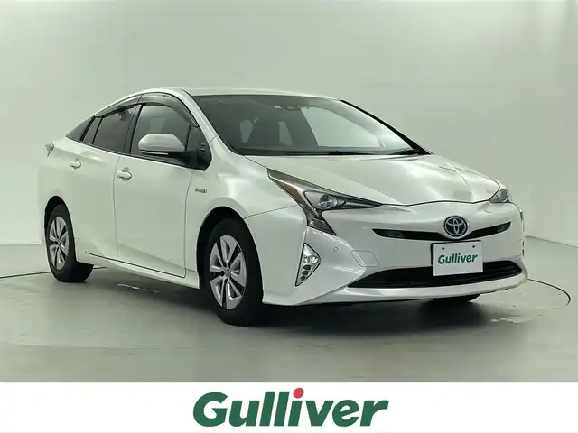 トヨタ プリウス A 福井県 2016(平28)年 6.5万km ホワイトパールクリスタルシャイン 純正９インチSDナビ/CD/DVD/フルセグTV/Bluetooth/SD/AM/FM/Toyota Safety Sense/・プリクラッシュセーフティ/・レーンデバーチャーアラート/・オートマチックハイビーム/・レーダークルーズコントロール/・ブラインドスポットモニター/・シンプルインテリジェントパーキングアシスト/・インテリジェントクリアランスソナー/・リアクロストラフィックアラート/衝突被害軽減システム/ETC/ドアバイザー/電動格納式ミラー・ミラーヒーター/LEDヘッドライト/リアワイパー/ラゲッジマット