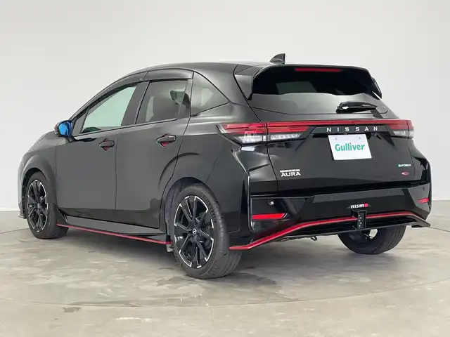 日産 オーラ ニスモ 新潟県 2022(令4)年 2.2万km スーパーブラック 純正メモリナビ（MJ321D-L）/・AM/FM/CD/DVD/Bluetooth/フルセグ/バックモニター/アラウンドビューモニター/衝突被害軽減システム/ETC2.0/前後ドライブレコーダー/純正LEDヘッドライト/オートライト/オートマチックハイビーム/純正17インチAW夏タイヤ/純正フロアマット/ABS/横滑り防止機能/前後コーナーセンサー/ステアリングスイッチ/オートブレーキホールド