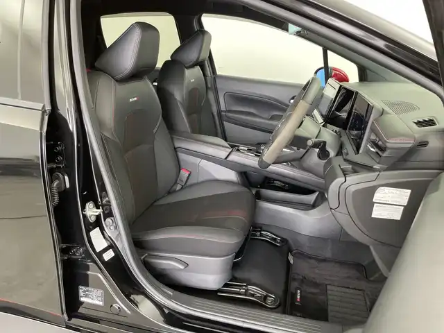 日産 オーラ ニスモ 新潟県 2022(令4)年 2.2万km スーパーブラック 純正メモリナビ（MJ321D-L）/・AM/FM/CD/DVD/Bluetooth/フルセグ/バックモニター/アラウンドビューモニター/衝突被害軽減システム/ETC2.0/前後ドライブレコーダー/純正LEDヘッドライト/オートライト/オートマチックハイビーム/純正17インチAW夏タイヤ/純正フロアマット/ABS/横滑り防止機能/前後コーナーセンサー/ステアリングスイッチ/オートブレーキホールド