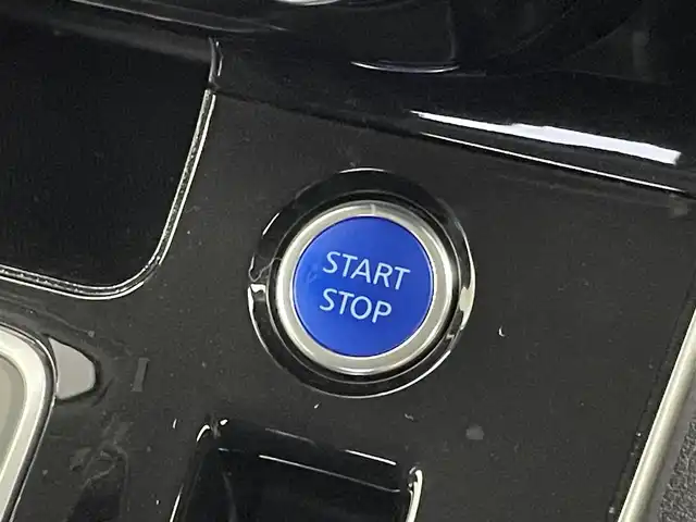 日産 セレナ e－パワー ハイウェイスター V 埼玉県 2022(令4)年 3.2万km ダイヤモンドブラック 純正１０インチナビ　アラウンドビューモニター　ＢＳI　ビルトインＥＴＣ　プロパイロット　レーダークルーズコントロール　デジタルインナーミラー　ドラレコ　ハンズフリー　ＨＤＭＩ　ＬＥＤライト　地デジＴＶ