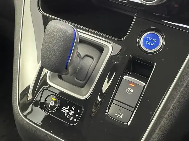 日産 セレナ e－パワー ハイウェイスター V 埼玉県 2022(令4)年 3.2万km ダイヤモンドブラック 純正１０インチナビ　アラウンドビューモニター　ＢＳI　ビルトインＥＴＣ　プロパイロット　レーダークルーズコントロール　デジタルインナーミラー　ドラレコ　ハンズフリー　ＨＤＭＩ　ＬＥＤライト　地デジＴＶ