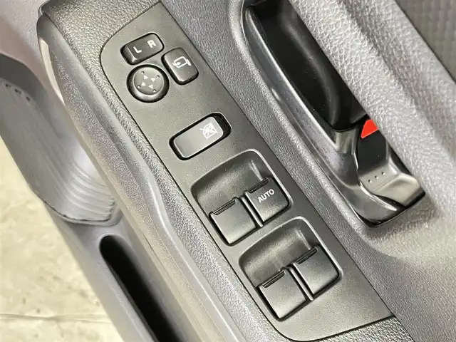 スズキ ハスラー HYBRID G 千葉県 2022(令4)年 2万km フェニックスレッドパール/ガンメタリック2トーンルーフ セーフティサポート（予防安全技術）/デュアルカメラブレーキサポート/誤発進抑制機能/車線逸脱抑制機能/車線逸脱警報機能/ふらつき警報機能/アダプティブクルーズコントロール/ハイビームアシスト/標識認識機能/後退時ブレーキサポート/後方誤発進抑制機能/先行車発進お知らせ機能/社外8インチメモリーナビ(AVIC-RL812)/フルセグTV/Bluetooth接続/CD/DVD再生/LEDヘッドライト/スマートキー/純正スチールホイール(ガンM塗装)/前後コーナーセンサー