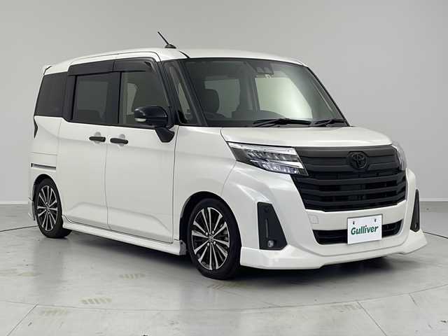 トヨタ ルーミー カスタムG－T 茨城県 2022(令4)年 4.8万km パールホワイトⅢ 純正SDナビ　/フルセグTV/FM　AM　CD　DVD　SD　/Bluetooth接続/ハンズフリー対応/USBポート/全周囲カメラ/オートライト/オートマチックハイビーム/両側電動スライドドア/アダプティブクルーズコントロール/衝突被害軽減ブレーキ/前後コーナーセンサー/パーキングセンサー/Clazzioシートカバー/純正フロアマット/横滑り制御機能/アイドリングストップ/盗難防止装置/ビルトインＥＴＣ/純正ホイール/プッシュスタート/スマートキー