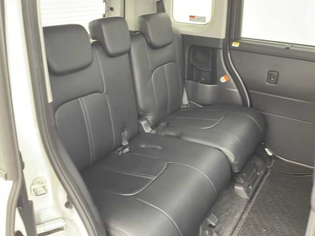 トヨタ ルーミー カスタムG－T 茨城県 2022(令4)年 4.8万km パールホワイトⅢ 純正SDナビ　/フルセグTV/FM　AM　CD　DVD　SD　/Bluetooth接続/ハンズフリー対応/USBポート/全周囲カメラ/オートライト/オートマチックハイビーム/両側電動スライドドア/アダプティブクルーズコントロール/衝突被害軽減ブレーキ/前後コーナーセンサー/パーキングセンサー/Clazzioシートカバー/純正フロアマット/横滑り制御機能/アイドリングストップ/盗難防止装置/ビルトインＥＴＣ/純正ホイール/プッシュスタート/スマートキー