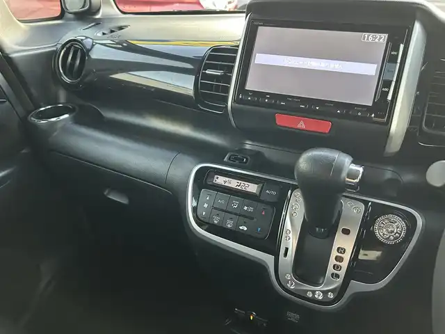 ホンダ Ｎ ＢＯＸ カスタム G Lパッケージ 群馬県 2015(平27)年 11.4万km スマートブラック (株)IDOMが運営する【じしゃロン伊勢崎店】の自社ローン専用車両になりますこちらは現金またはオートローンご利用時の価格です。自社ローンご希望の方は別途その旨お申付け下さい/両側パワースライドドア/純正メモリーナビゲーション/バックカメラ/CD/DVD/SD/BT/ワンセグTV/ETC/HIDヘッドライト/オートライト/フォグライト