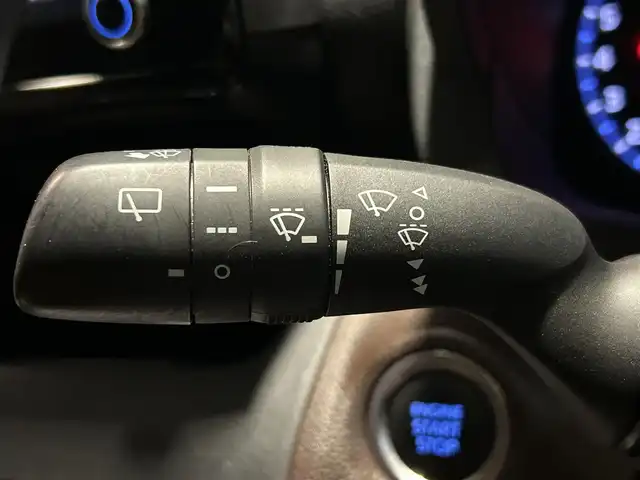 トヨタ ヤリスクロス Z 群馬県 2020(令2)年 4.7万km ブラックマイカ/センシュアルレッドマイカ ワンオーナー/メモリナビ/全方位カメラ/Bluetooth/電動シート/クルーズコントロール/車線逸脱警報装置/衝突軽減防止システム/純正18インチアルミホイール