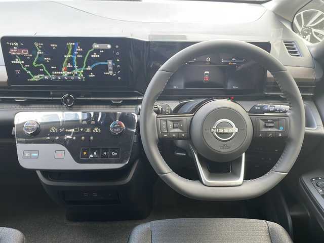 日産 セレナ e－パワー ハイウェイスター V 広島県 2025(令7)年 0.1千km プリズムホワイト 禁煙/アラウンドビューモニター/インテリジェントインナーミラー/LEDオートライト/エマージェンシーブレーキ/横滑り防止装置/車線維持支援/標識検知支援/ハイビームアシスト/BSW/コーナーセンサー/プロパイロット/純正12.3型メモリナビ/（AM/FM/BT/フルセグTV/HDMI/USB）/ワイヤレス充電/ステアリングスイッチ/ハンズフリー両側パワースライドドア/電動パーキングブレーキ/オートホールド/ウォークスルー/スマートキー/プッシュスタートボタン/スペアキー/純正１６インチアルミホイール/ETC