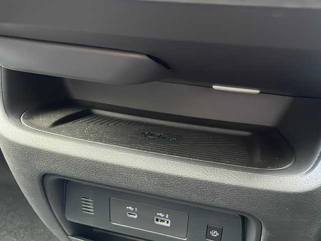 日産 セレナ e－パワー ハイウェイスター V 広島県 2025(令7)年 0.1千km プリズムホワイト 禁煙/アラウンドビューモニター/インテリジェントインナーミラー/LEDオートライト/エマージェンシーブレーキ/横滑り防止装置/車線維持支援/標識検知支援/ハイビームアシスト/BSW/コーナーセンサー/プロパイロット/純正12.3型メモリナビ/（AM/FM/BT/フルセグTV/HDMI/USB）/ワイヤレス充電/ステアリングスイッチ/ハンズフリー両側パワースライドドア/電動パーキングブレーキ/オートホールド/ウォークスルー/スマートキー/プッシュスタートボタン/スペアキー/純正１６インチアルミホイール/ETC