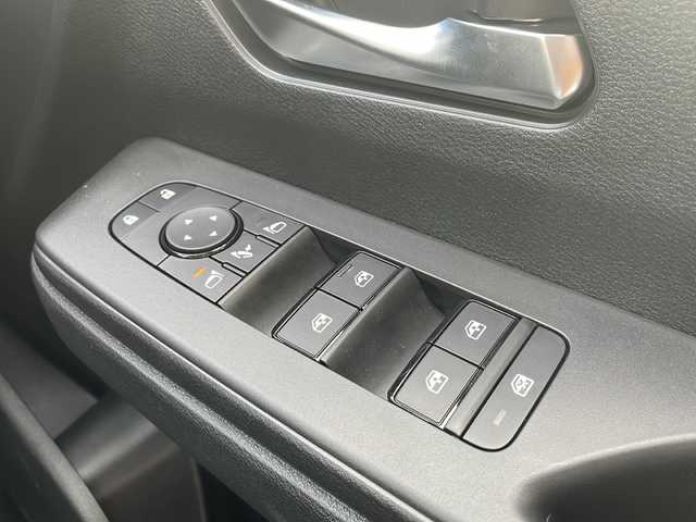 日産 セレナ e－パワー ハイウェイスター V 広島県 2025(令7)年 0.1千km プリズムホワイト 禁煙/アラウンドビューモニター/インテリジェントインナーミラー/LEDオートライト/エマージェンシーブレーキ/横滑り防止装置/車線維持支援/標識検知支援/ハイビームアシスト/BSW/コーナーセンサー/プロパイロット/純正12.3型メモリナビ/（AM/FM/BT/フルセグTV/HDMI/USB）/ワイヤレス充電/ステアリングスイッチ/ハンズフリー両側パワースライドドア/電動パーキングブレーキ/オートホールド/ウォークスルー/スマートキー/プッシュスタートボタン/スペアキー/純正１６インチアルミホイール/ETC