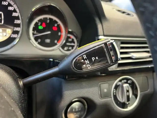 メルセデス・ベンツ Ｅ３５０ ブルーテックワゴンアバンギャルド 大阪府 2011(平23)年 5.5万km イリジウムシルバー サンルーフ/純正ナビ/TV/バックカメラ/純正17インチAW/HIDヘッドライト/クリアランスソナー/電動リアゲート/パドルシフト/ＥＴＣ/黒革/メモリ付きパワーシート/シートヒーター/クルコン/ルーフレール