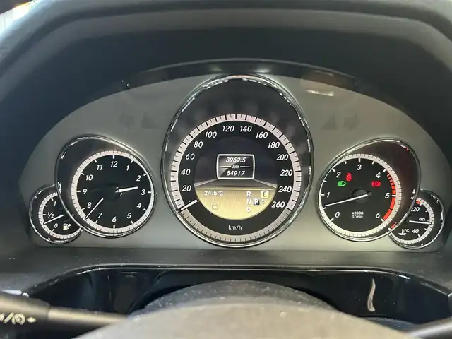 メルセデス・ベンツ Ｅ３５０ ブルーテックワゴンアバンギャルド 大阪府 2011(平23)年 5.5万km イリジウムシルバー サンルーフ/純正ナビ/TV/バックカメラ/純正17インチAW/HIDヘッドライト/クリアランスソナー/電動リアゲート/パドルシフト/ＥＴＣ/黒革/メモリ付きパワーシート/シートヒーター/クルコン/ルーフレール