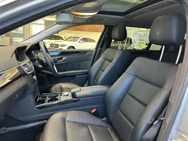 メルセデス・ベンツ Ｅ３５０ ブルーテックワゴンアバンギャルド 大阪府 2011(平23)年 5.5万km イリジウムシルバー サンルーフ/純正ナビ/TV/バックカメラ/純正17インチAW/HIDヘッドライト/クリアランスソナー/電動リアゲート/パドルシフト/ＥＴＣ/黒革/メモリ付きパワーシート/シートヒーター/クルコン/ルーフレール