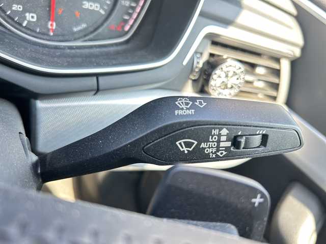 アウディ Ａ４ 2．0TFSIスポーツ 千葉県 2016(平28)年 3.7万km 白 純正ナビ　シートヒーター　パワーシート　バックカメラ　クルーズコントロール　ドライブレコーダー　スマートキー　純正フロアマット　オートライト　ＥＴＣ　純正ＡＷ　ＬＥＤヘッドライト　トランクスポイラー