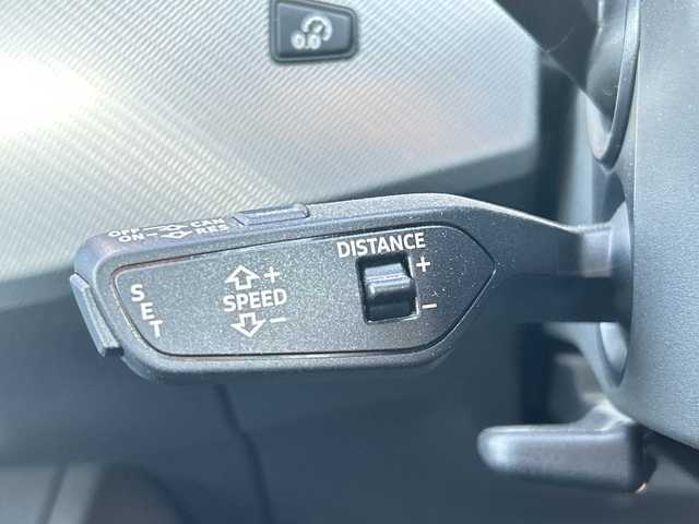 アウディ Ａ４ 2．0TFSIスポーツ 千葉県 2016(平28)年 3.7万km 白 純正ナビ　シートヒーター　パワーシート　バックカメラ　クルーズコントロール　ドライブレコーダー　スマートキー　純正フロアマット　オートライト　ＥＴＣ　純正ＡＷ　ＬＥＤヘッドライト　トランクスポイラー