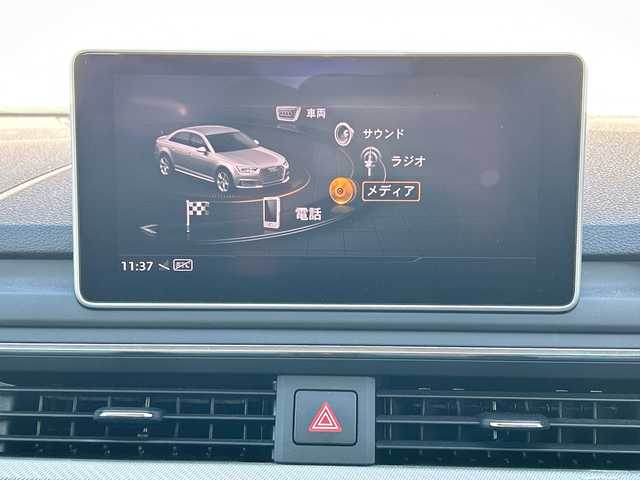 アウディ Ａ４ 2．0TFSIスポーツ 千葉県 2016(平28)年 3.7万km 白 純正ナビ　シートヒーター　パワーシート　バックカメラ　クルーズコントロール　ドライブレコーダー　スマートキー　純正フロアマット　オートライト　ＥＴＣ　純正ＡＷ　ＬＥＤヘッドライト　トランクスポイラー