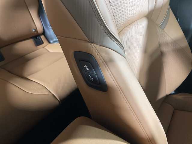 トヨタ クラウン スポーツ Z 福岡県 2024(令6)年 0.9万km プレシャスホワイトパール モデリスタフルエアロ/純正メモリナビ/パノラマルーフ/アドバンスドパーク/アラウンドビューモニター/ブラインドスポットモニター/フルセグテレビ/ブラウンレザーシート/シートヒーター/シートクーラー/ETC2.0/パワーバックドア/置くだけ充電/モデリスタドアプロテクター/純正フロアマット(ロイヤルタイプ)/寒冷地仕様