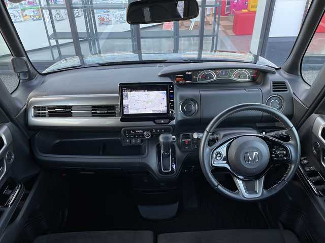 ホンダ Ｎ ＢＯＸ カスタム L スタイル+ブラック 千葉県 2022(令4)年 4.1万km クリスタルブラックパール 純正8インチナビ/(AM/FM/フルセグTV/BT/CD/DVD/)/衝突被害軽減システム/車線逸脱警報/バックカメラ/クルーズコントロール/横滑り防止装置/ビルトインETC/LEDヘッドライト/フォグランプ/オートライト/ウィンカーミラー/電動格納ミラー/純正14インチAW/シートリフター/シートヒーター/プッシュスタート/スマートキー/フロアマット/スペアキー