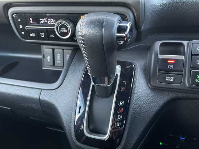 ホンダ Ｎ ＢＯＸ カスタム L スタイル+ブラック 千葉県 2022(令4)年 4.1万km クリスタルブラックパール 純正8インチナビ/(AM/FM/フルセグTV/BT/CD/DVD/)/衝突被害軽減システム/車線逸脱警報/バックカメラ/クルーズコントロール/横滑り防止装置/ビルトインETC/LEDヘッドライト/フォグランプ/オートライト/ウィンカーミラー/電動格納ミラー/純正14インチAW/シートリフター/シートヒーター/プッシュスタート/スマートキー/フロアマット/スペアキー