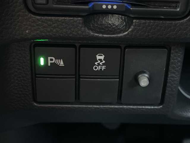 ホンダ Ｎ ＢＯＸ カスタム L スタイル+ブラック 千葉県 2022(令4)年 4.1万km クリスタルブラックパール 純正8インチナビ/(AM/FM/フルセグTV/BT/CD/DVD/)/衝突被害軽減システム/車線逸脱警報/バックカメラ/クルーズコントロール/横滑り防止装置/ビルトインETC/LEDヘッドライト/フォグランプ/オートライト/ウィンカーミラー/電動格納ミラー/純正14インチAW/シートリフター/シートヒーター/プッシュスタート/スマートキー/フロアマット/スペアキー