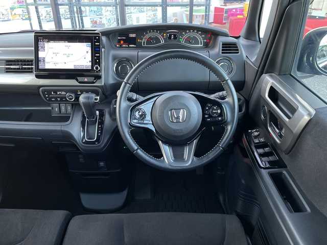 ホンダ Ｎ ＢＯＸ カスタム L スタイル+ブラック 千葉県 2022(令4)年 4.1万km クリスタルブラックパール 純正8インチナビ/(AM/FM/フルセグTV/BT/CD/DVD/)/衝突被害軽減システム/車線逸脱警報/バックカメラ/クルーズコントロール/横滑り防止装置/ビルトインETC/LEDヘッドライト/フォグランプ/オートライト/ウィンカーミラー/電動格納ミラー/純正14インチAW/シートリフター/シートヒーター/プッシュスタート/スマートキー/フロアマット/スペアキー