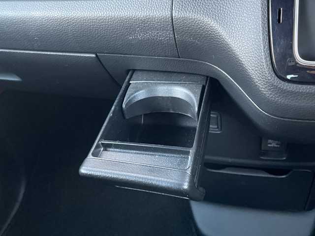 ホンダ Ｎ ＢＯＸ カスタム L スタイル+ブラック 千葉県 2022(令4)年 4.1万km クリスタルブラックパール 純正8インチナビ/(AM/FM/フルセグTV/BT/CD/DVD/)/衝突被害軽減システム/車線逸脱警報/バックカメラ/クルーズコントロール/横滑り防止装置/ビルトインETC/LEDヘッドライト/フォグランプ/オートライト/ウィンカーミラー/電動格納ミラー/純正14インチAW/シートリフター/シートヒーター/プッシュスタート/スマートキー/フロアマット/スペアキー