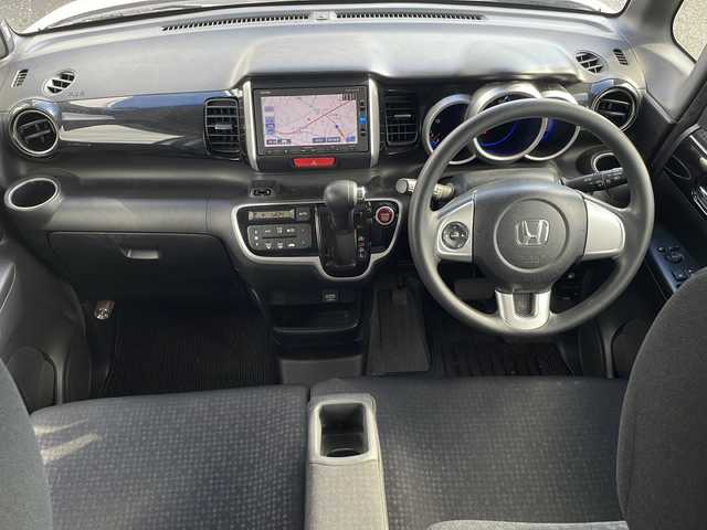 ホンダ Ｎ ＢＯＸ カスタム G Lパッケージ 神奈川県 2015(平27)年 8万km プレミアムホワイトパールⅡ (株)IDOMが運営する【じしゃロン秦野店】の自社ローン対象車両になります。こちらは現金ご利用時の価格です。自社ローンご希望の方は別途その旨お申付け下さい。//メモリナビ//ワンセグテレビ//バックカメラ//プッシュスタート//片側パワースライドドア